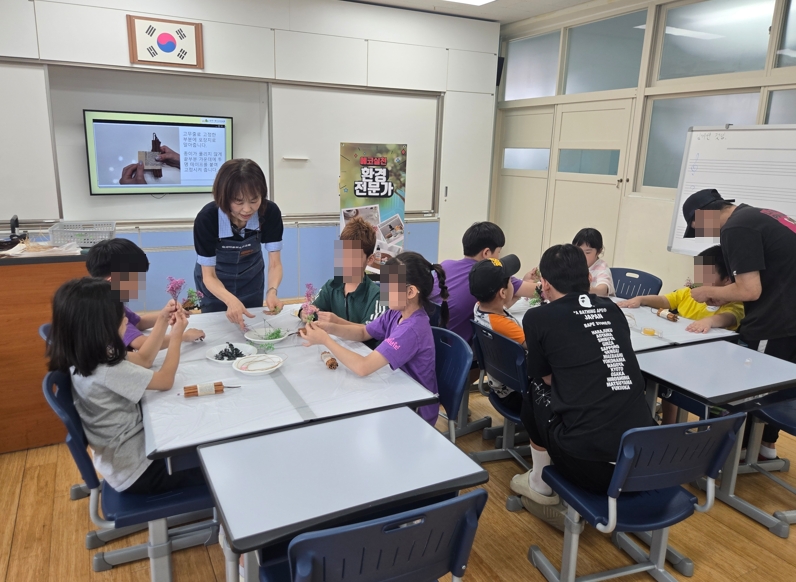 서울정곡초  진로축제부스(교실이용)를 진행